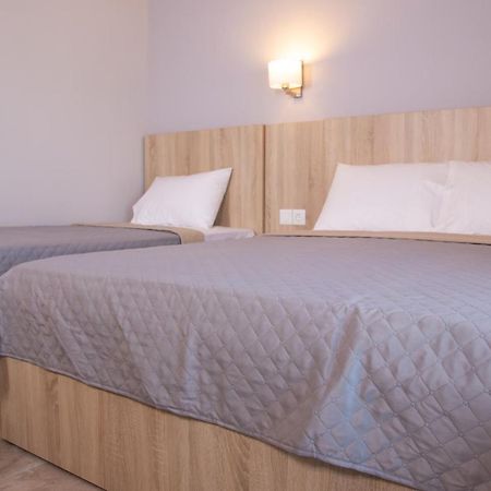 Callista Luxury Apartments สตาวรอส ภายนอก รูปภาพ